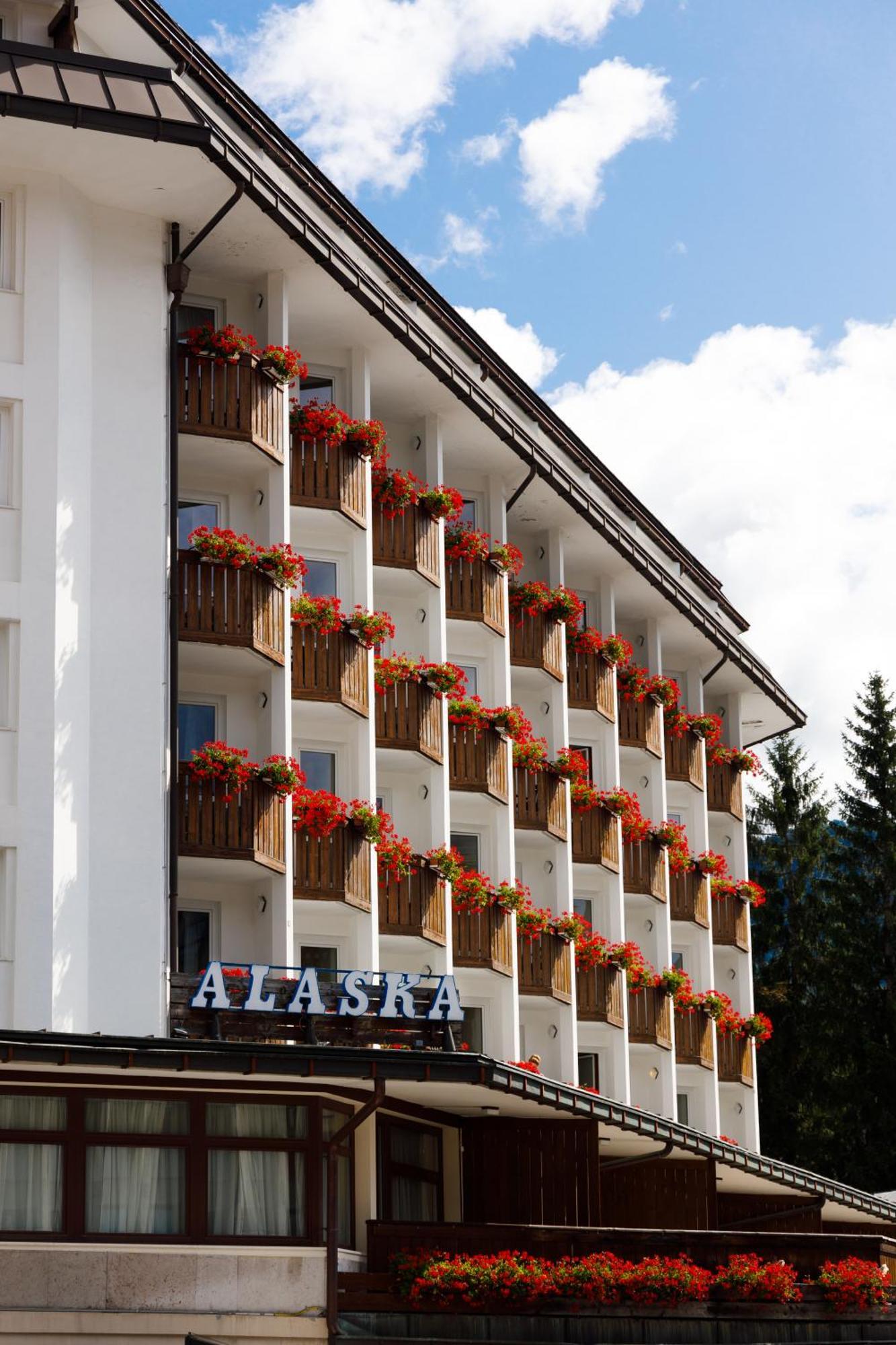 Hotel Alaska Cortina Cortina dʼAmpezzo Esterno foto
